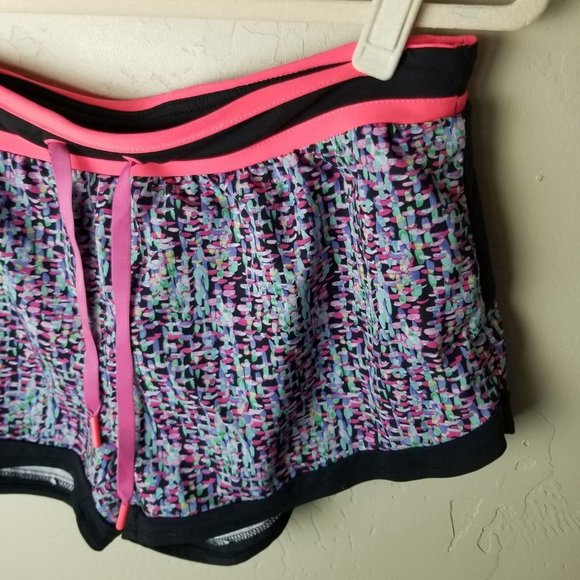 Fabletics Women's Medium Running Shorts Athetlic Bottoms Exercise Casual - Picture 2 of 8